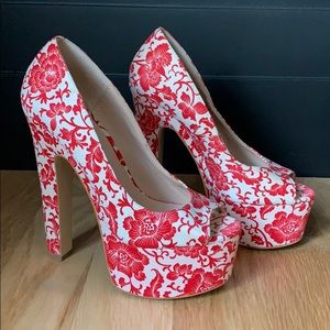 Size (8)- 6 inch high heel shoes